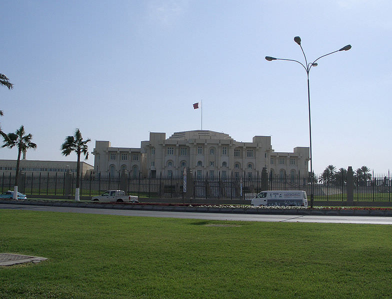 aupload.wikimedia.org_wikipedia_commons_thumb_0_06_Doha_Palace.jpg_784px_Doha_Palace.jpg