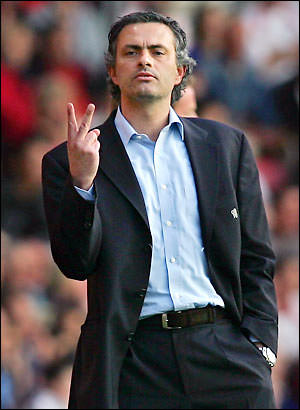 ai.a.cnn.net_si_2007_writers_the_limey_09_21_mourinho.champions_p1_mourinho_0921.jpg