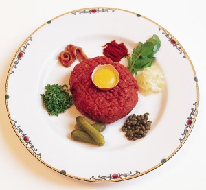 awww.blackforestcuisine.com_gallery_data_media_1_STEAK_TARTARE.jpg