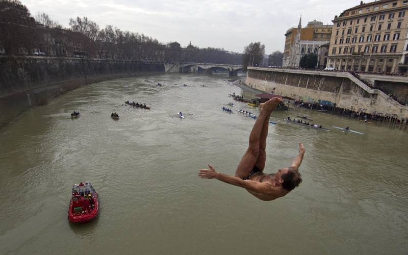 amultimedia.quotidiano.net_data_images_gallery_2011_19677_tevere2.JPG