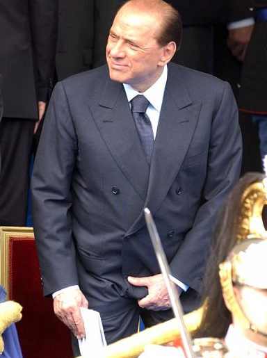 amir.it_servizi_radiopopolare_carabanda_wp_content_uploads_2010_06_berlusconi_strizzata1.jpg