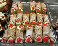 Cannoli_siciliani.jpg