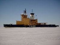 800px-Icebreaker_ymer.jpg