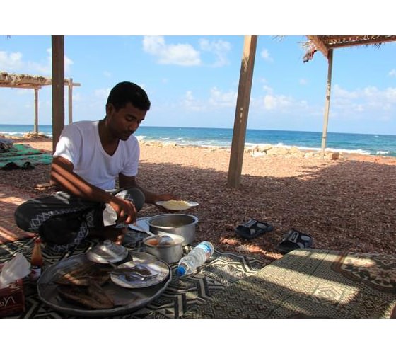 acache.virtualtourist.com_5007381_Restaurants_Socotra.jpg