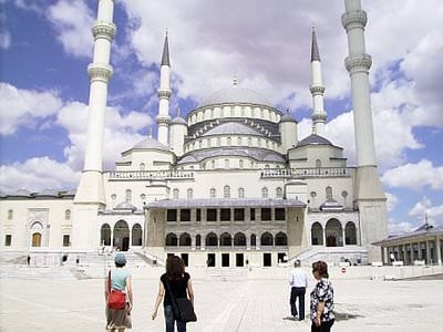 awww.europeupclose.com_wp_content_uploads_2009_07_kocatepe_mosque.jpg