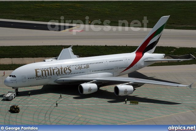 awww.airpics.net_UserFiles_pics_medium_A6_EDK_Airbus_A380_800_Emirates_19400_19390m.jpg