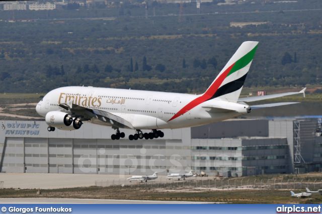 awww.airpics.net_UserFiles_pics_medium_A6_EDK_Airbus_A380_800_Emirates_19400_19363m.jpg