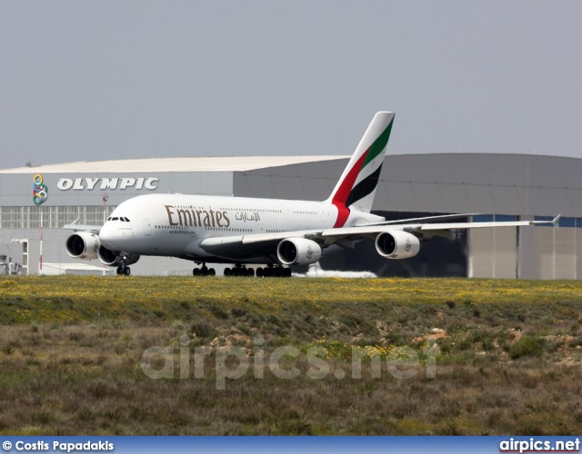 awww.airpics.net_UserFiles_pics_medium_A6_EDK_Airbus_A380_800_Emirates_19400_19357m.jpg