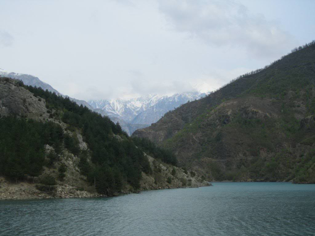 ai975.photobucket.com_albums_ae236_galat2000_WEST_20BALKANS_ALBANIA_20__20LAKE_20KOMAN_03_132.jpg