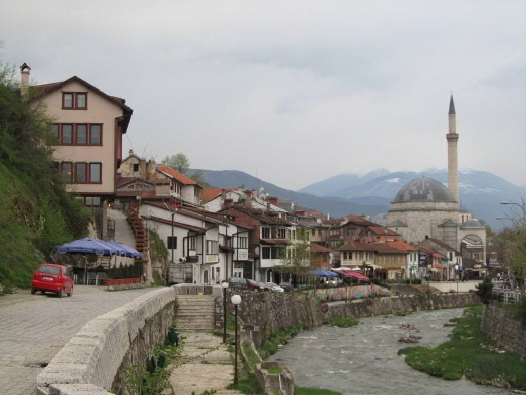 ai975.photobucket.com_albums_ae236_galat2000_WEST_20BALKANS_KOSOVO_20__20PRIZREN_04_47.jpg