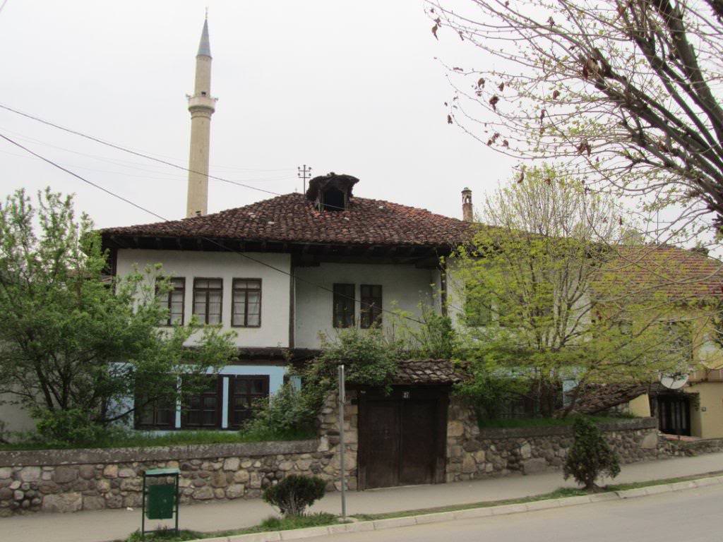 ai975.photobucket.com_albums_ae236_galat2000_WEST_20BALKANS_KOSOVO_20__20PRIZREN_04_25.jpg