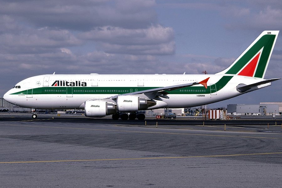 awww.atr56.it_images_Alitalia_20A380.jpg