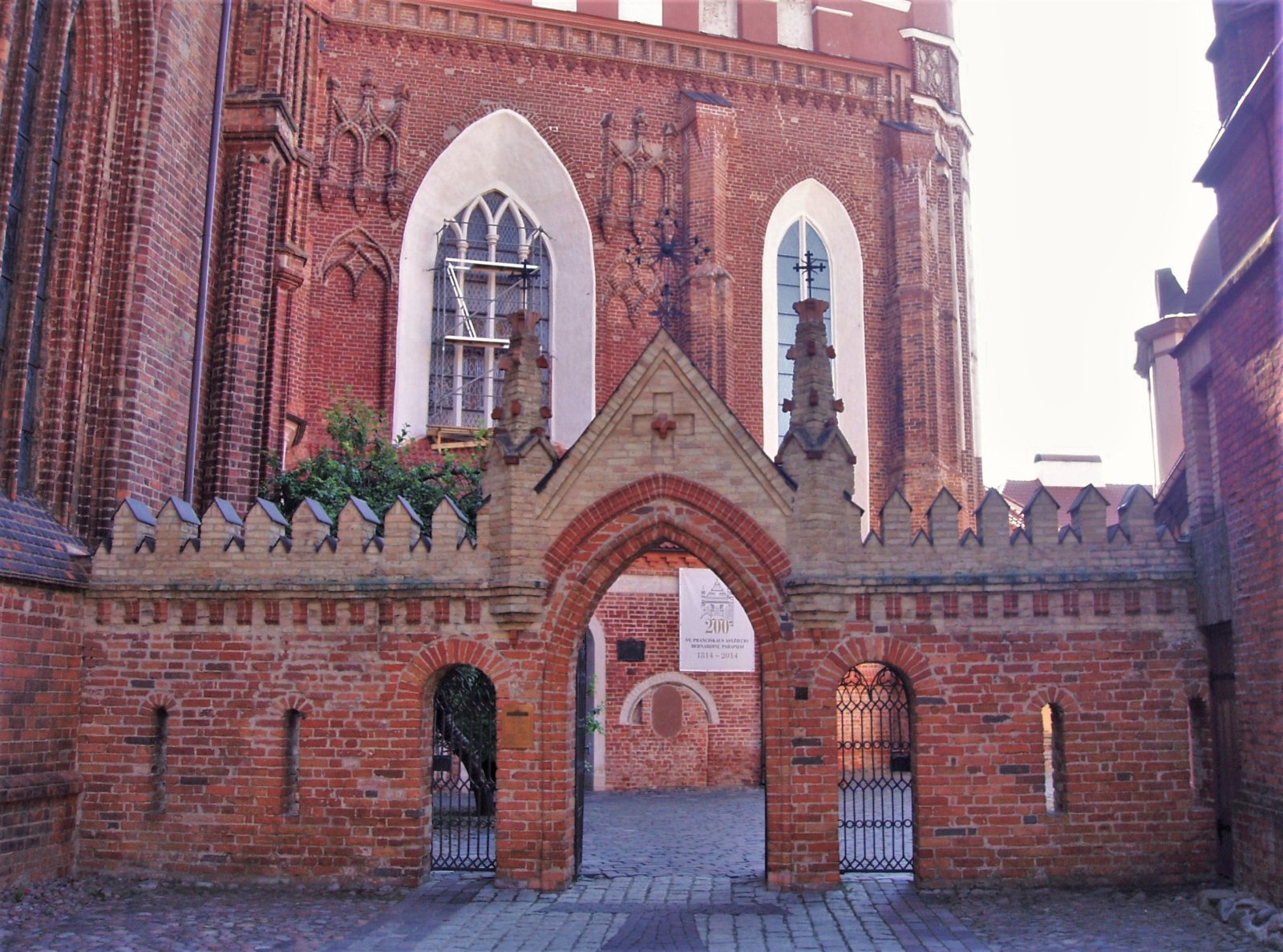Vilnius, St. Anne's Church 11.JPG