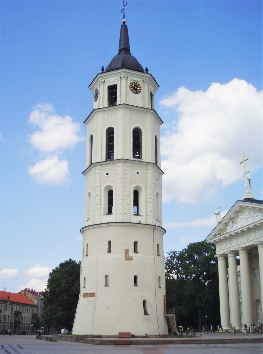 Vilnius, The Cathedral 02.JPG