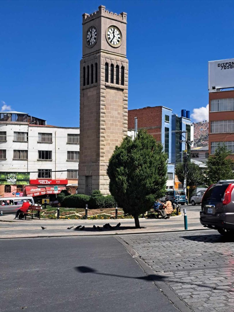 Plaza Uyuni.jpg