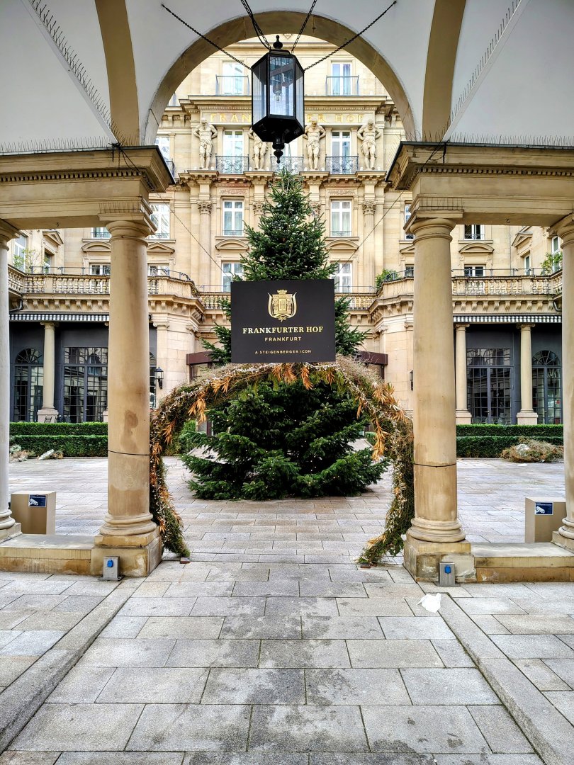 Frankfurt - Steigenberger Frankfurter Hof 02.jpg