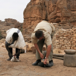 Σφάζοντας τη κότα για το γεύμα μας
Xώρα των Dogon (UNESCO)