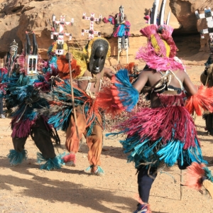 Ο χορός των μασκών.
Xώρα των Dogon (UNESCO)