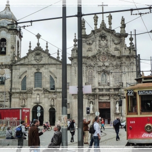 Praça de Parada Leitão, old tram - Porto