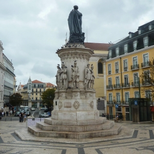 Largo de Camões