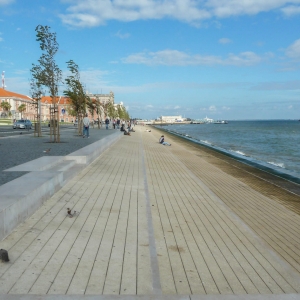 Avenida Ribeira das Naus