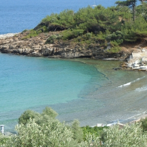 Τα σημάδια της Αρχαίας Αλικής σε κάνουν να νιώθεις ότι κολυμπάς δίπλα στους Αρχαίους μας προγόνους.