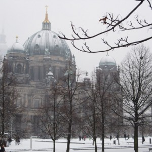 berlin dom in snow