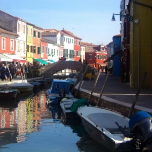 Στο γραφικό και χρωματιστό Burano