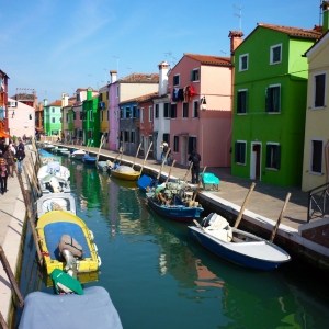 Στο γραφικό και χρωματιστό Burano