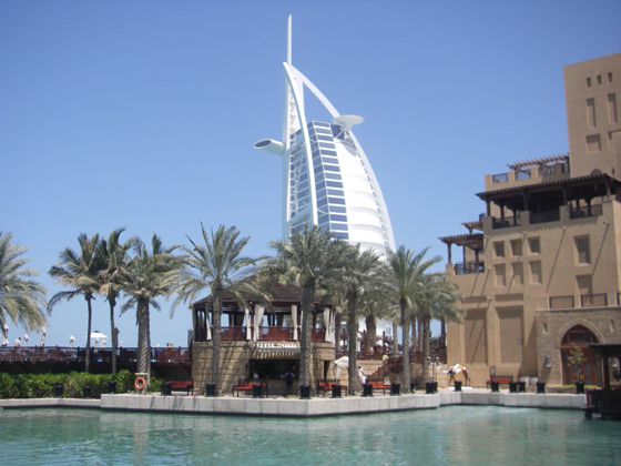 Αποψη του Burj al Arab  από το Madinat Jumeirah