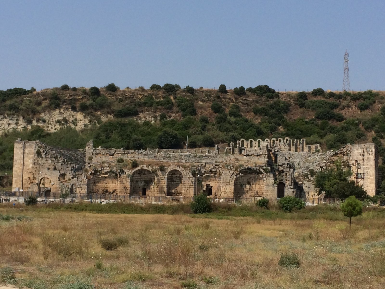 Αρχαίο θέατρο Πέργης