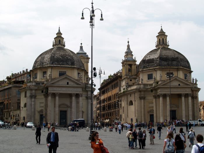 Δίδυμες εκκλησίες - Piazza del Popolo