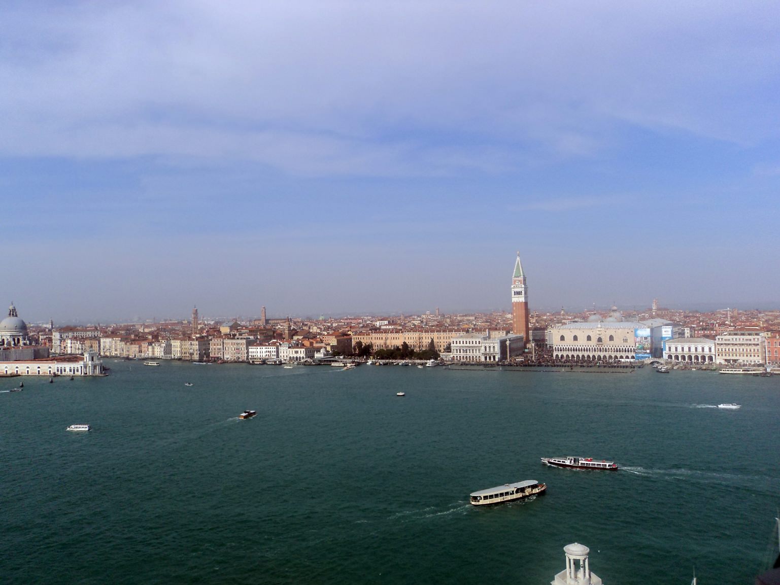 Η θέα από το καμπαναριό..Basilica Di San Giorgio Maggiore