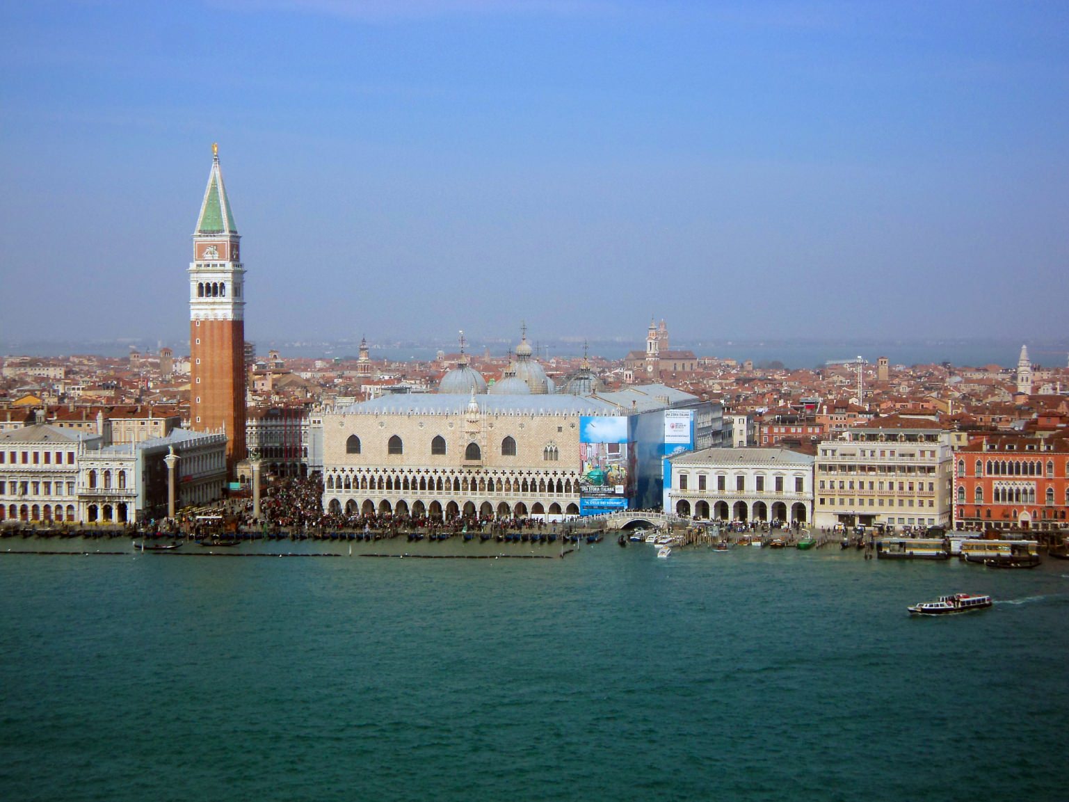 Η θέα από το καμπαναριό..Basilica Di San Giorgio Maggiore