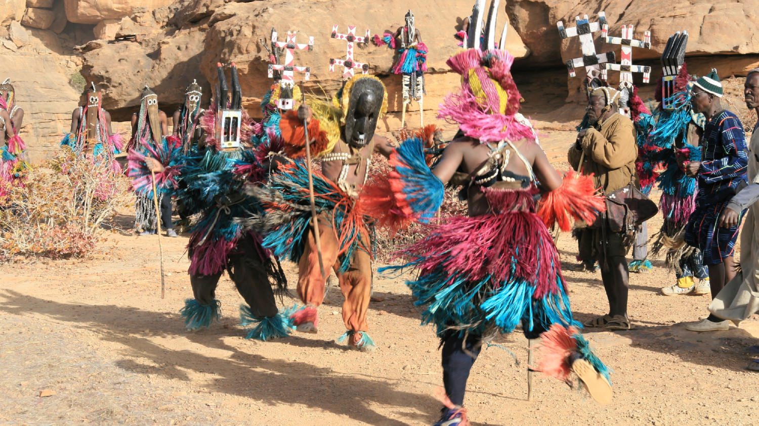 Ο χορός των μασκών.
Xώρα των Dogon (UNESCO)