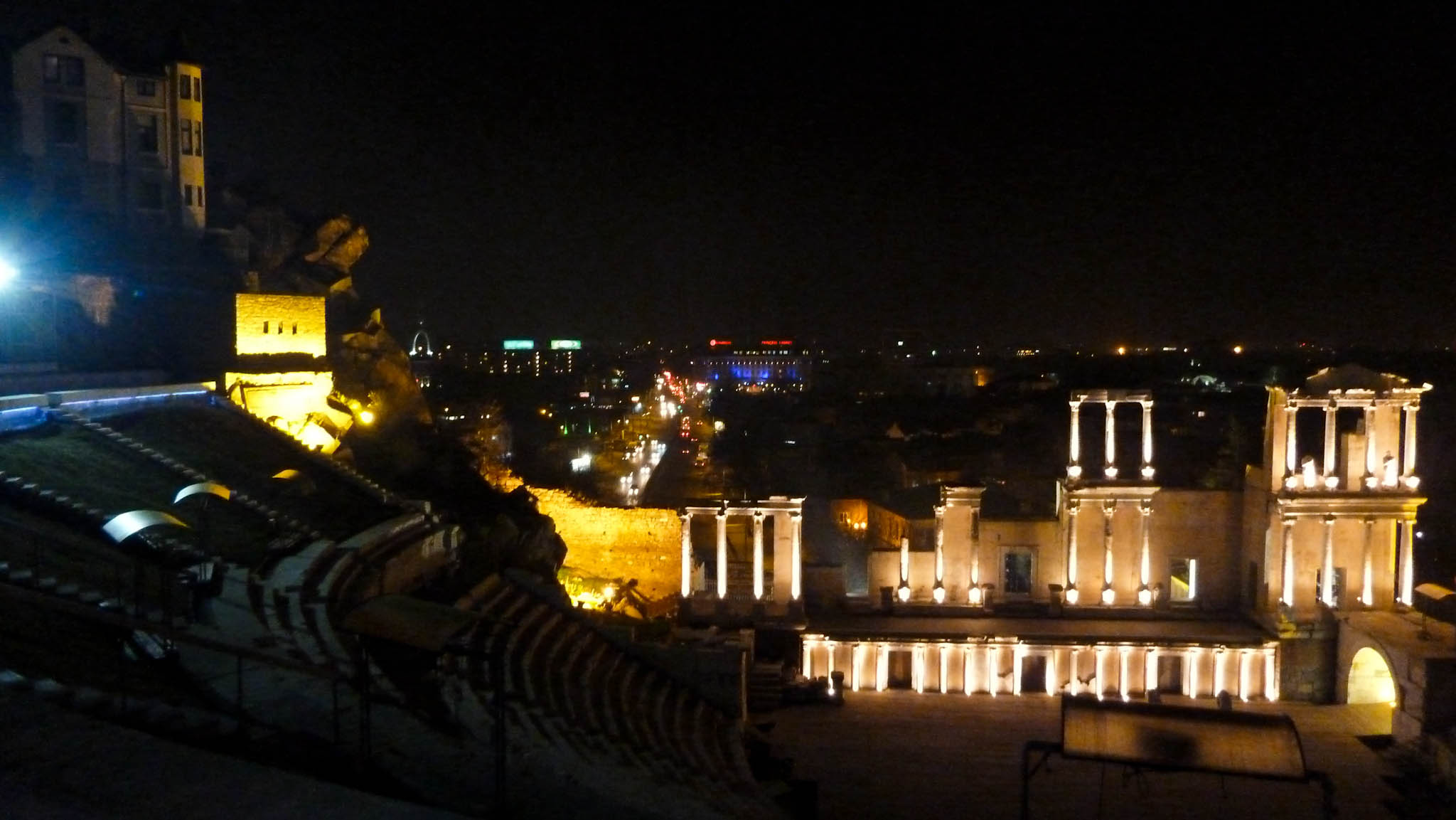 Παλιά πόλη - το αρχαίο θέατρο της Φιλιππούπολης