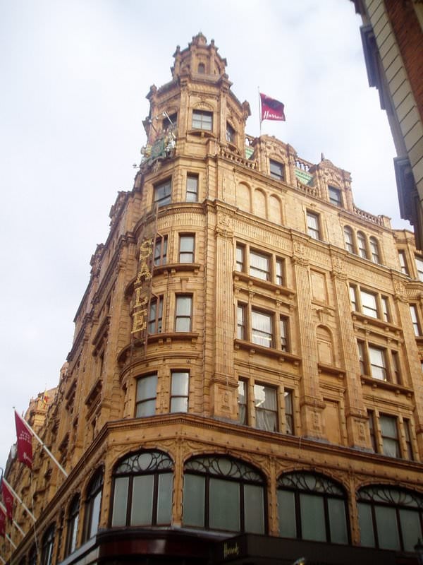 Πολυκαταστημα Harrods