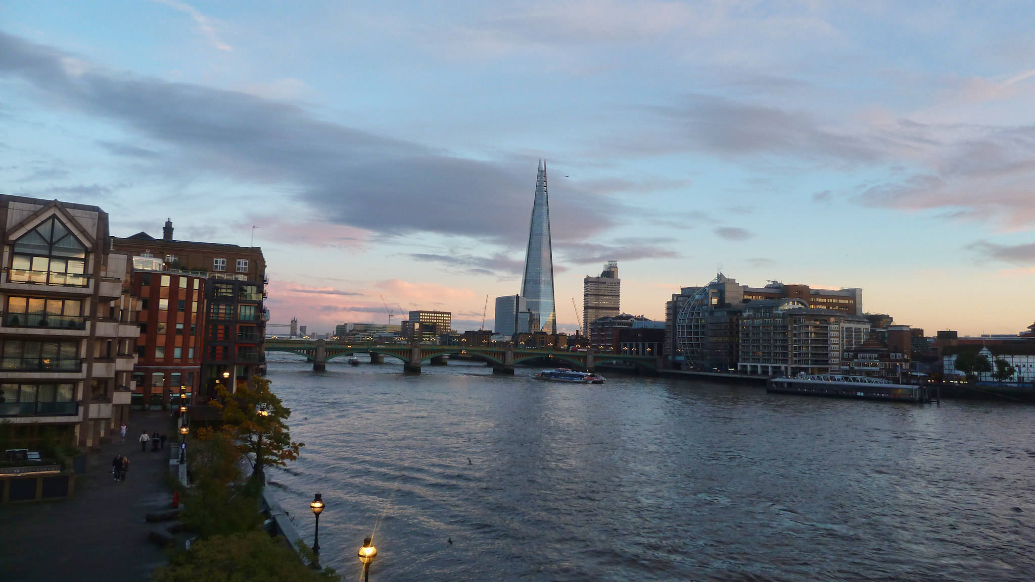 από την Millennium Bridge