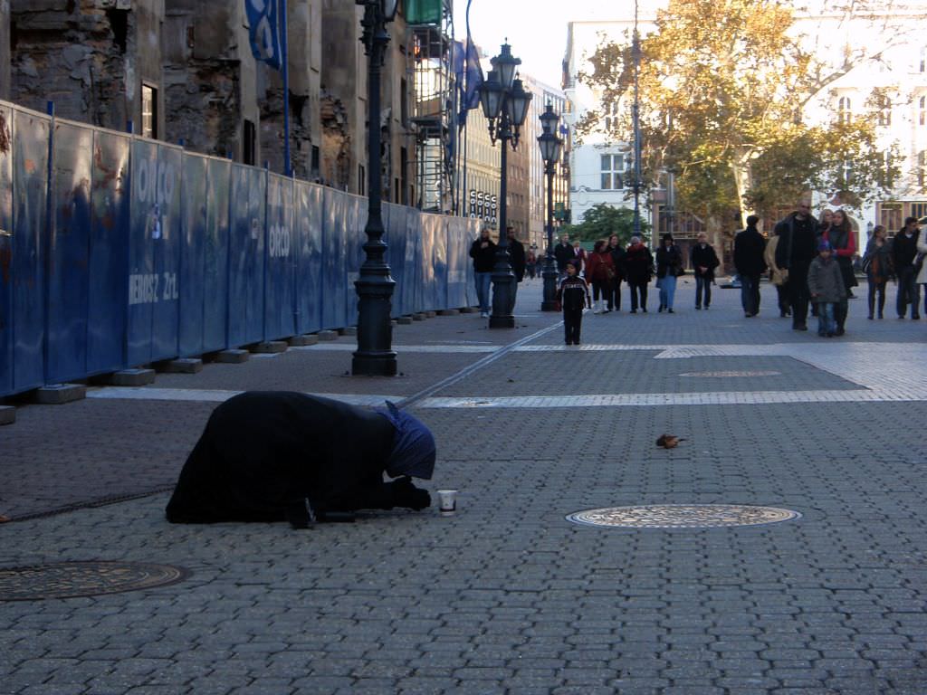 ελεημοσύνη στην vaci utsa