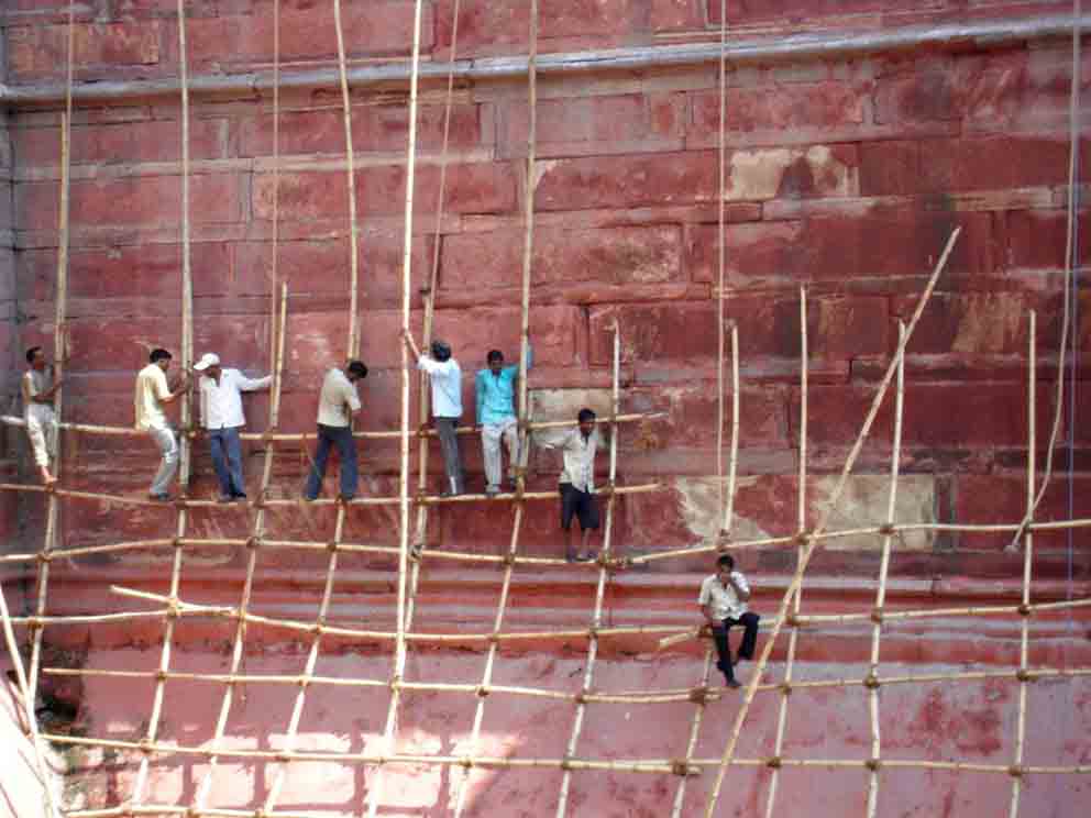 εργατες στο Red fort, New Delhi