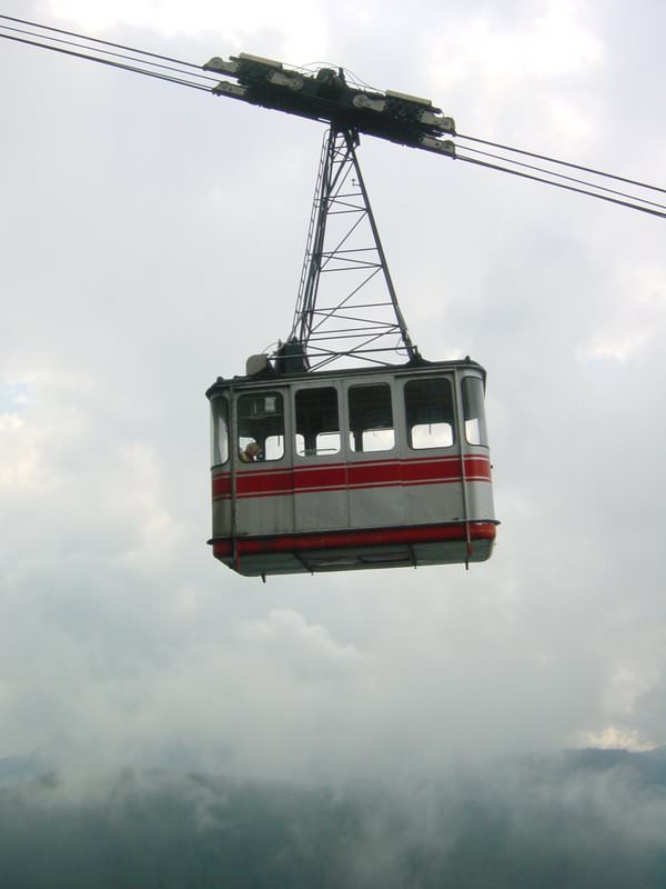 013_the_eibseecablecar_in_the_clouds