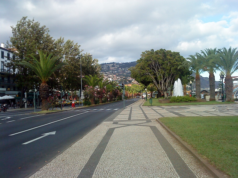 Avenida Do Mar