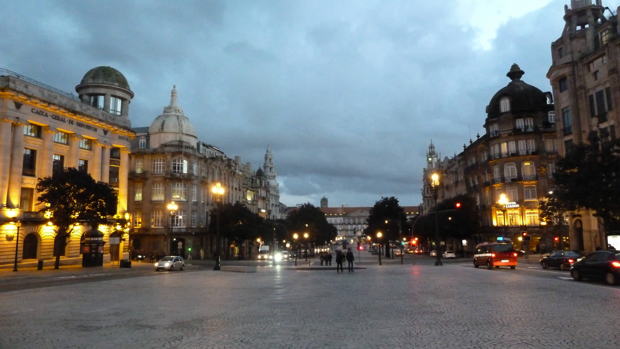 Avenida dos Aliados - City Hall of Porto