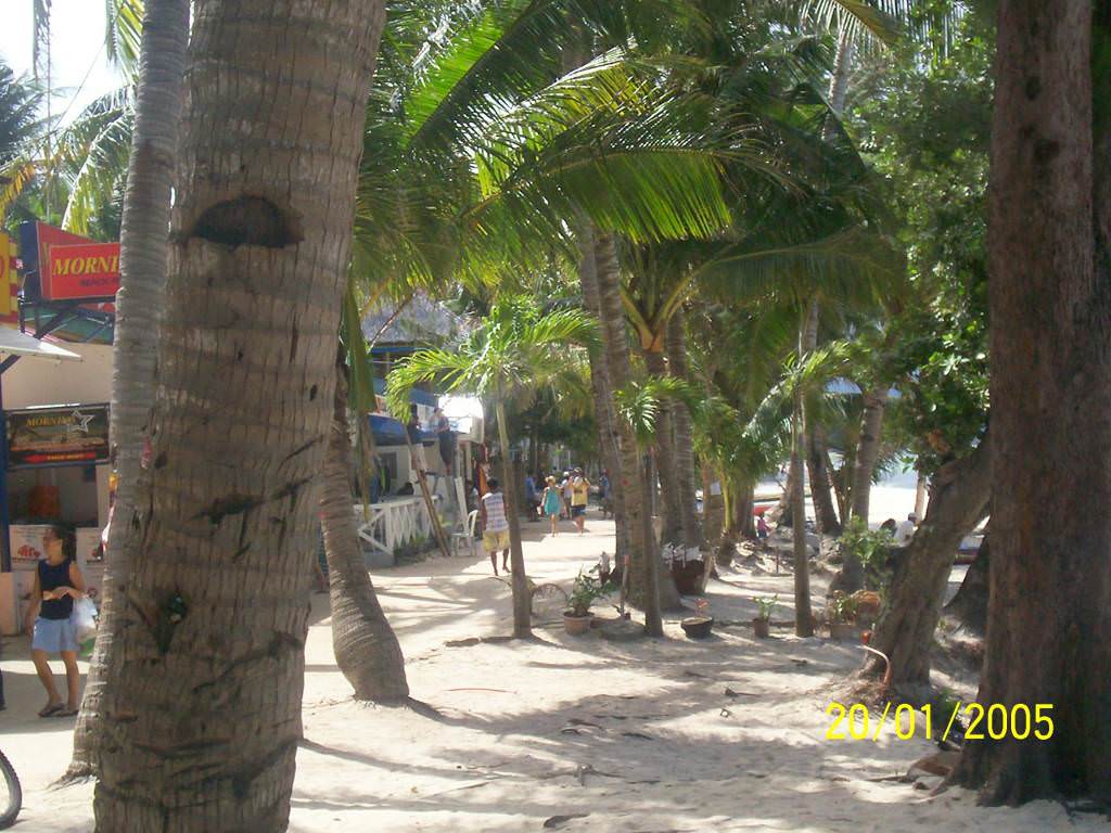 Boracay sandy path