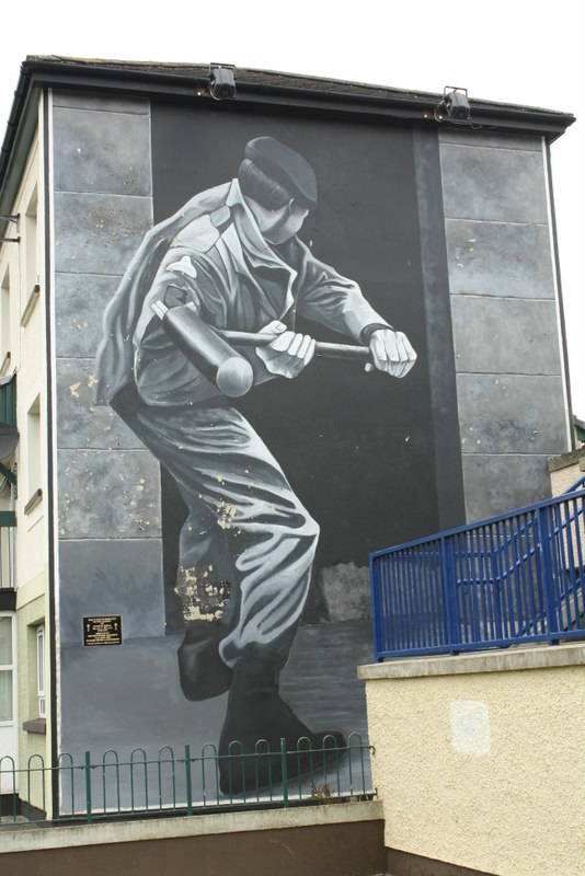 Derry -Operation Motorman mural