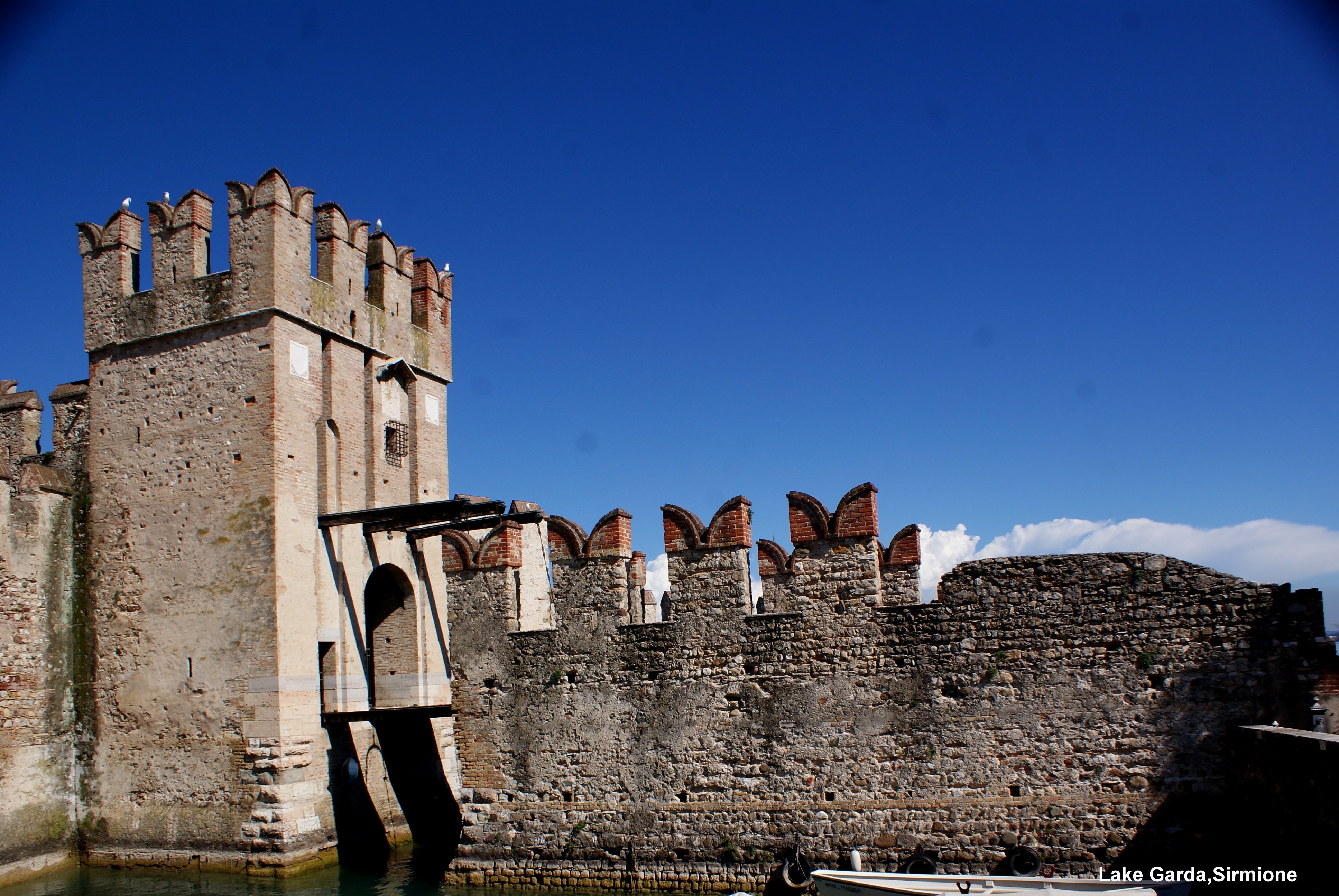 Garda lake,Sirmione castle