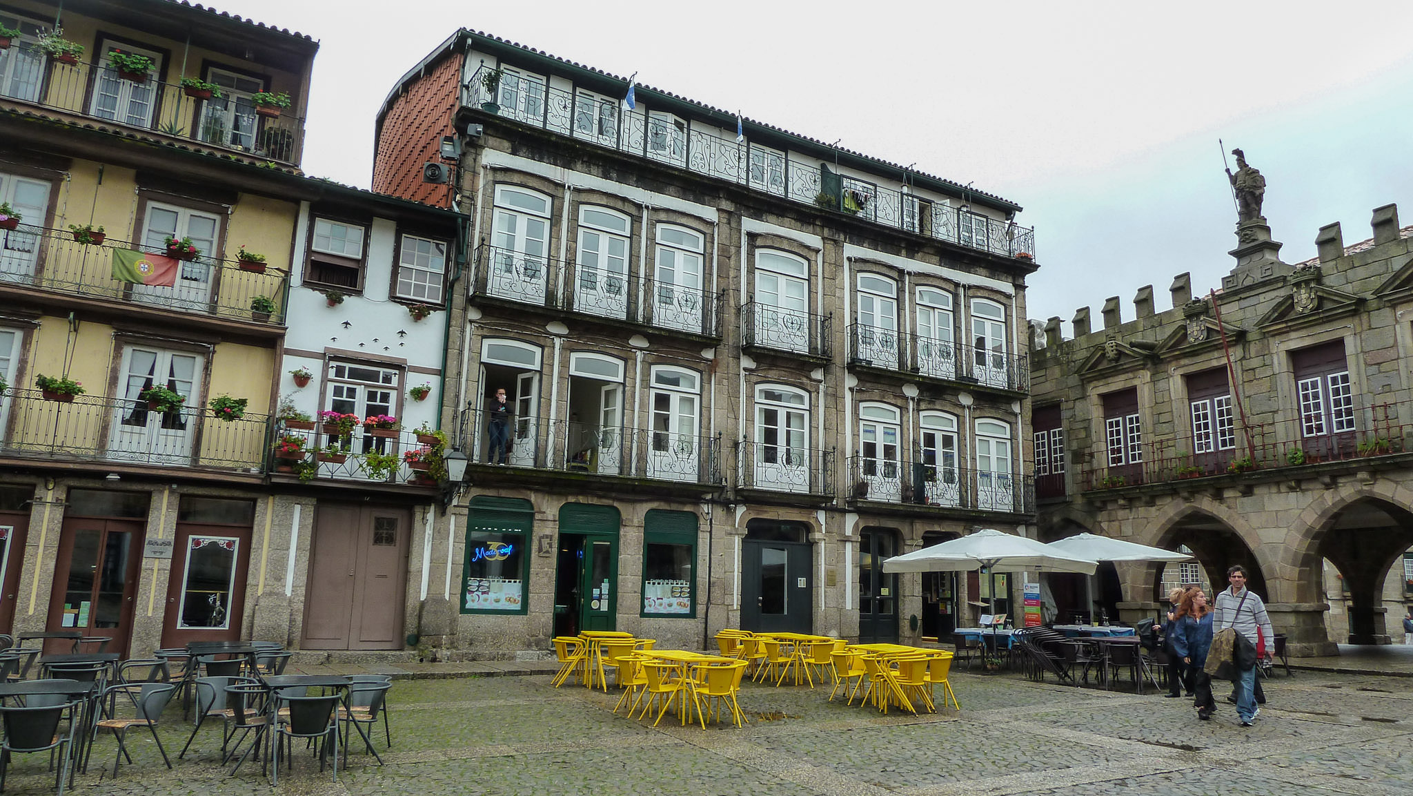 Guimaraes Largo Da Oliveira