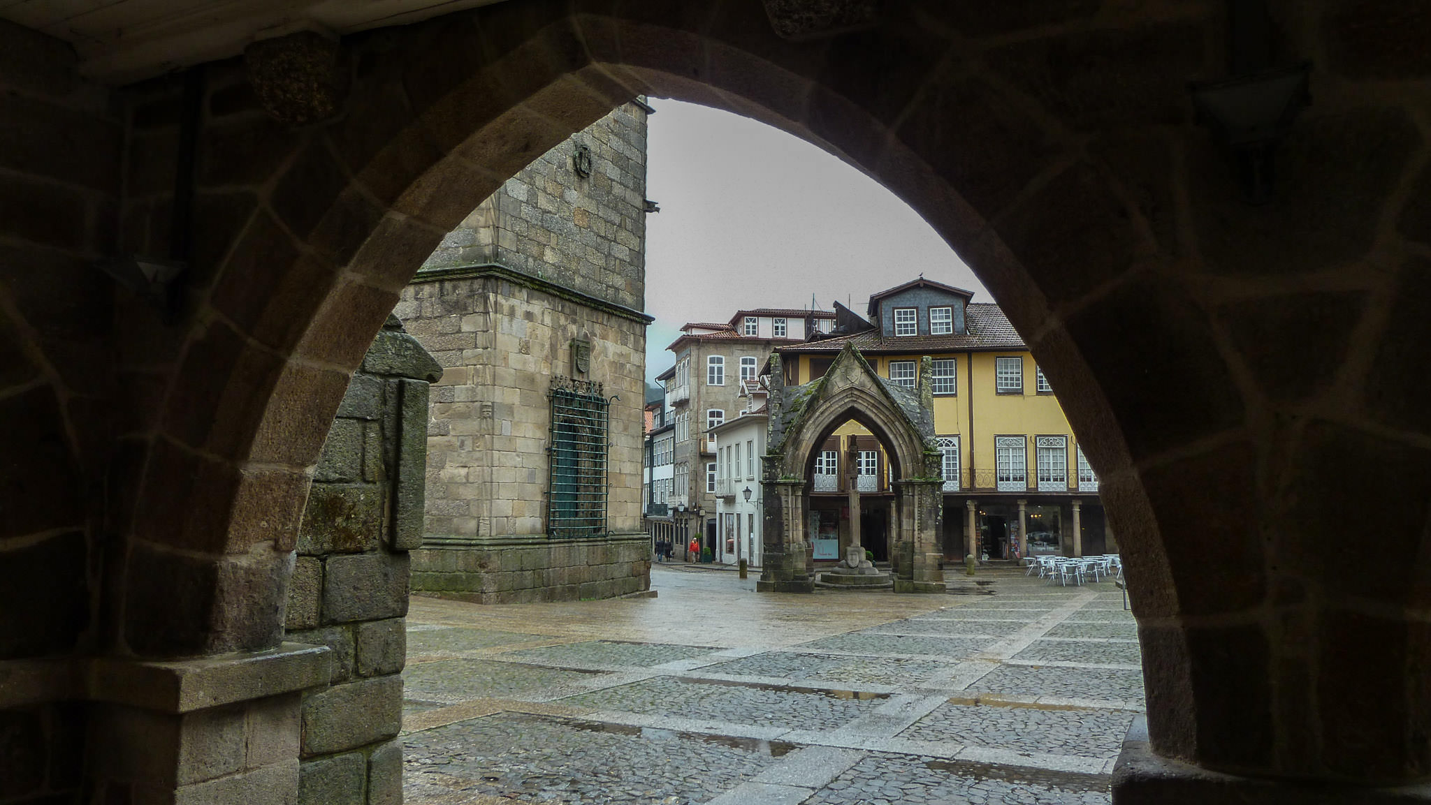 Guimaraes Largo Da Oliveira