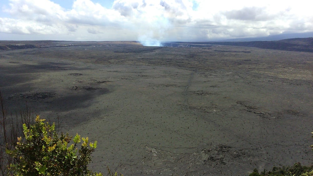 Halemaumau Crater - θέα από Earthquake Trail