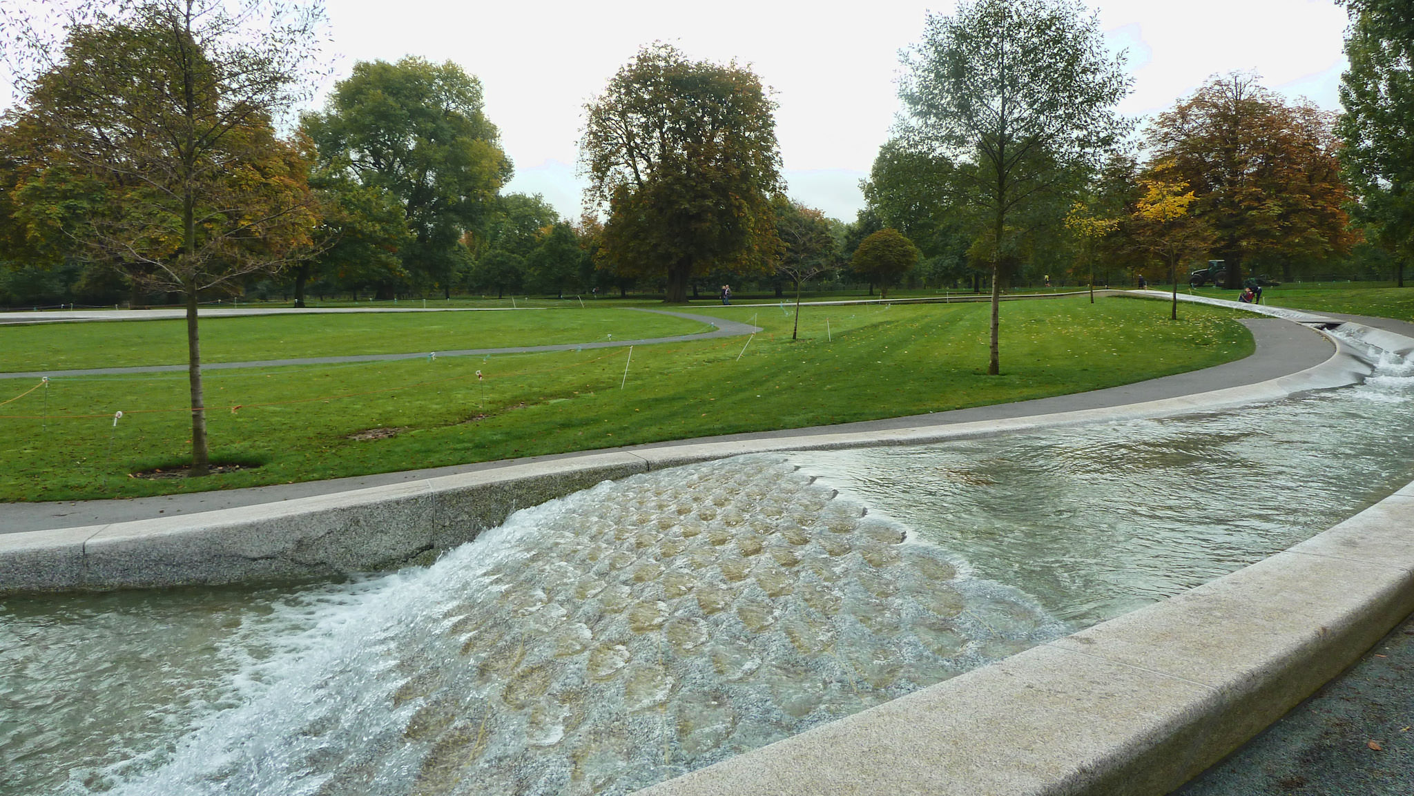 Hyde Park - Diana, Princess of Wales Memorial Fountain